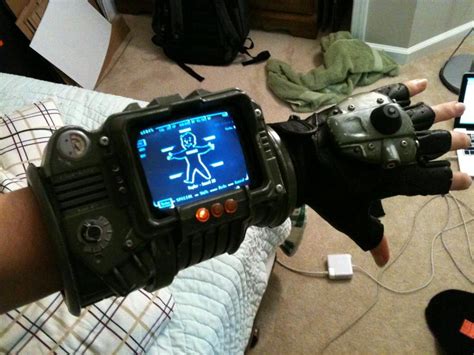 FALLOUT 3: Pip-Boy 3000 Replica is Jaw-Dropping — GeekTyrant