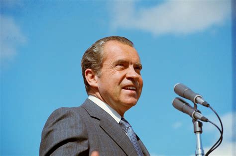 Richard Nixon Biography, 37th President of the United States