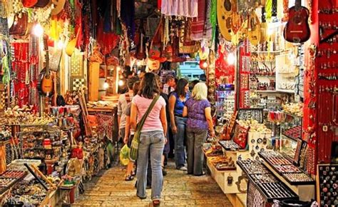 The Ultimate Shopping Guide For Your Visit To Agra - Tusk Travel Blog