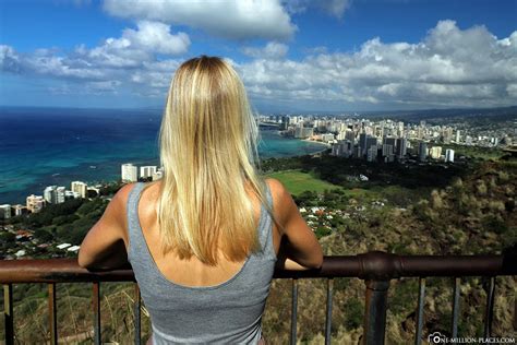 Diamond Head Crater – Stunning view over Honolulu (USA)