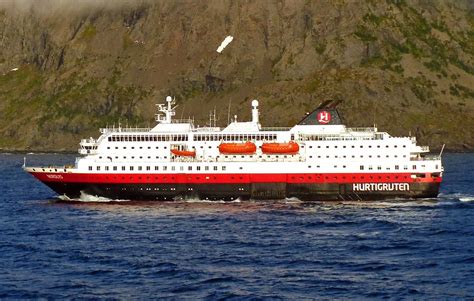 Hurtigruten MS Nordlys Cruise Ship - 2024 / 2025