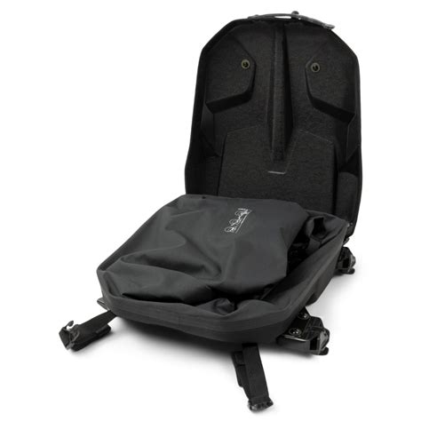 Ski-Doo LinQ Slim Waterproof Tunnel Bag – 26 L | SkiDooGear.com