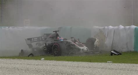 Romain Grosjean Crashes After Drain Cover Comes Loose in Malaysia Practice - The News Wheel