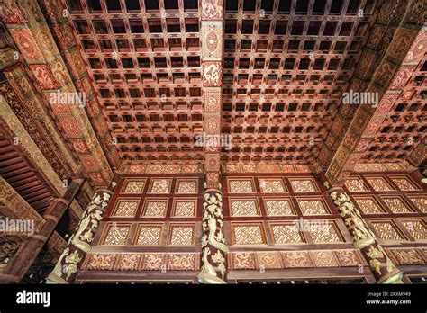 Exquisite ceiling architectural landscape of ancient Chinese palaces ...