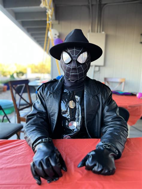 DIY Spider-Man Noir Costume - Desert Chica