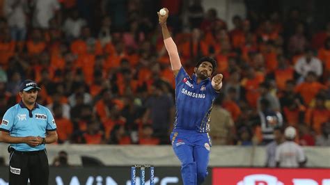 IPL 2019: Another Injury Scare For Jasprit Bumrah as Ball Hits Eye