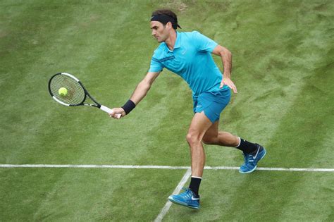 Roger Federer Kicks Off Grass Court Season With Victory