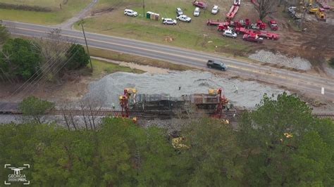 Houston County crews still cleaning up after train derailment | 13wmaz.com