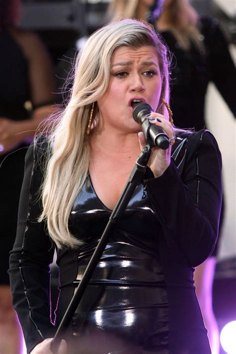 KELLY CLARKSON Performs at Today Show Concert Series in New York 06/08 ...