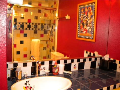 20+ Gorgeous Mickey Mouse Bathroom Set Ideas - SWEETYHOMEE