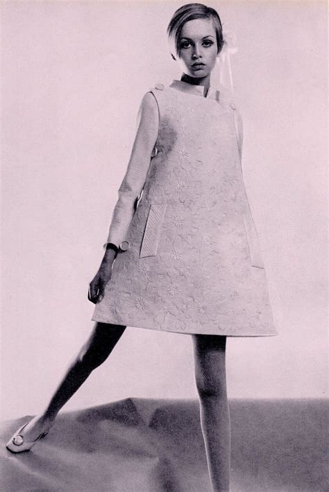 Twiggy Wearing Every 60s Fashion Trend Ever — ZEITGEIST