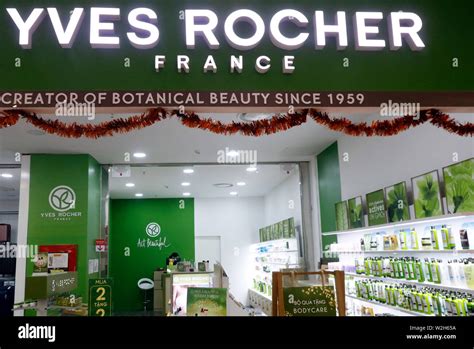 Yves Rocher shop. Creator of botanical beauty since 1959. Vung Tau. Vietnam Stock Photo - Alamy