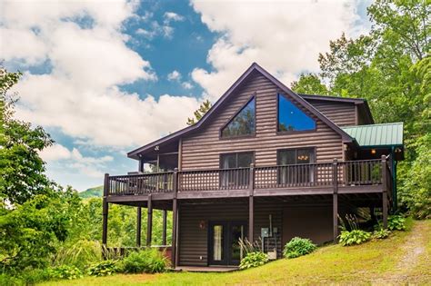 Hawk's Hideaway Blue Ridge Cabin | Georgia Mountain Cabin Rentals