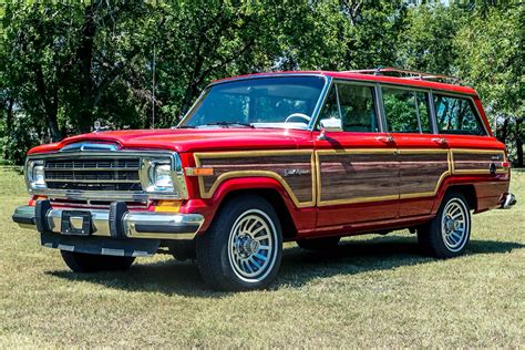 1989 Jeep Grand Wagoneer Woody Looks All Original But Hides 707 HP Hellcat V8 | Carscoops