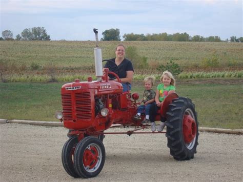 Farmall B | Farmall, Farmall tractors, Tractors