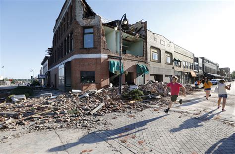 Severe Tornadoes Strike Iowa – At Least 17 People Injured | West Herald