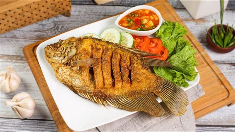 Ikan Gurami Goreng Sambal Pedas Asam - Perpaduan Ikan dan Sambal yang Segar - YouTube