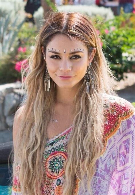 Cute Vanessa hudgens hippie style | Bohemia Hairstyle Girl | Austin Butler, Bohemian style ...