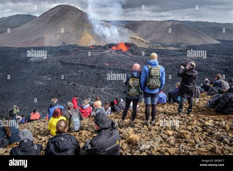 Watching the eruption of the Meradalir Volcano, Reykjanes Peninsula ...