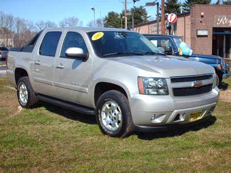 2015 Chevrolet Avalanche Car Prices Pictures | PricesGee