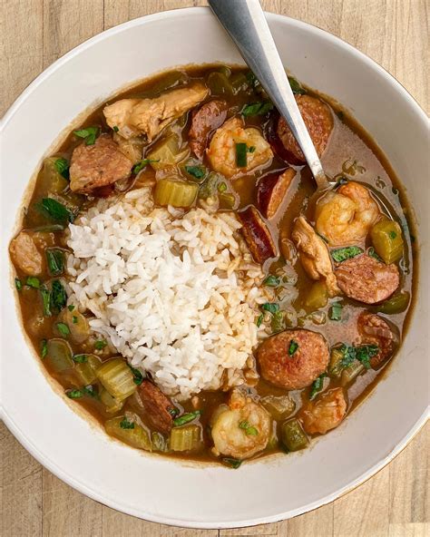 How to Make Chicken, Sausage, and Shrimp Gumbo - FeedMi Recipes