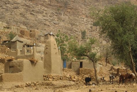 Bandiagara Escarpment Cliff Dwellings – Bandiagara, Mali - Atlas Obscura