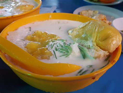 People Are Lining Up For Hours To Have A Taste Of This Durian Cendol In Shah Alam