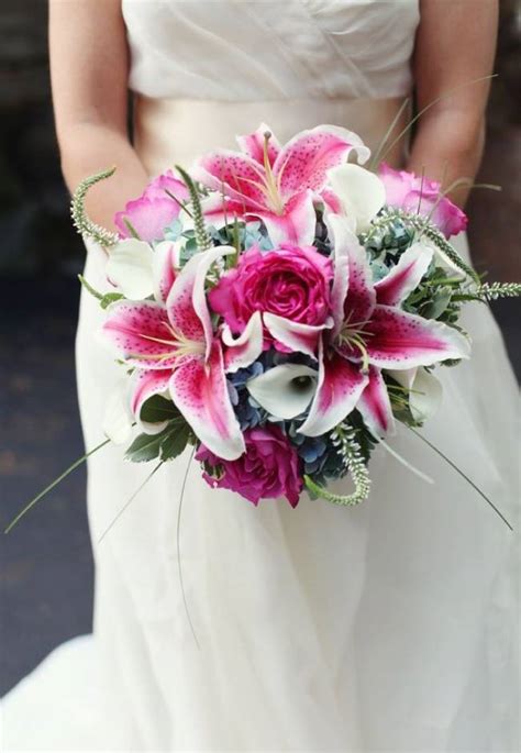 Stargazer Lily Bouquet | Sweet Violet Bride