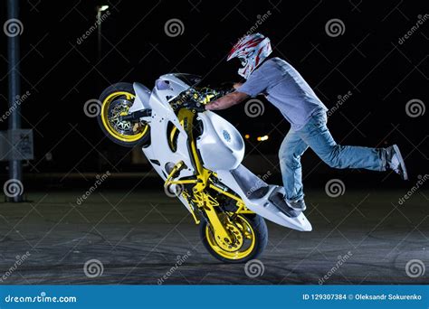 Stunt trick on motorcycle editorial stock image. Image of bicycle ...