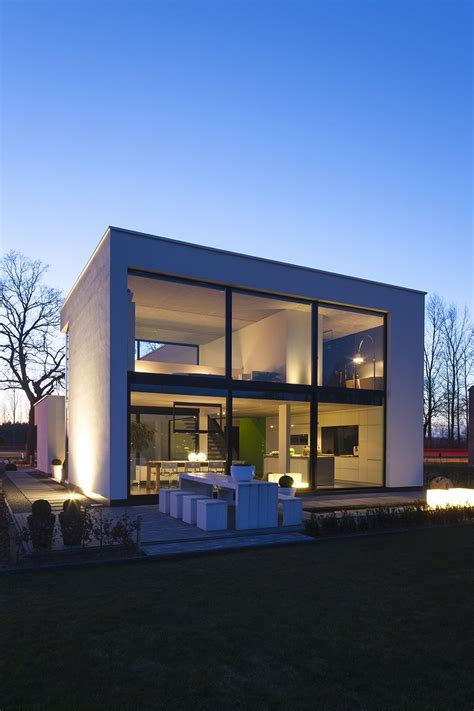 En images : Un patio donne libre cours à la lumière Modern Architecture Building, Amazing ...