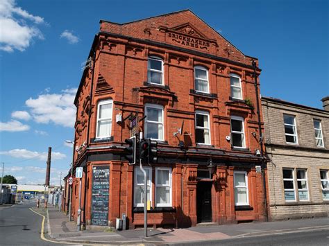 Sadness as popular Burnley matchday pub calls time permanently ...