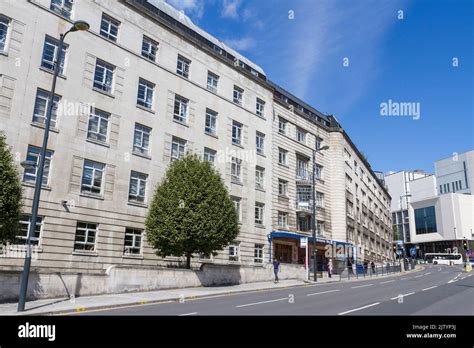 Brotherton wing of the Leeds General Infirmary (LGI) on Calverley Street, Leeds, West Yorkshire ...