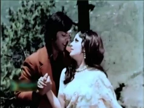 YEH TERA PHOOL SA CHEHRA | SINGER MEHDI HUSSAN | FILM AADMI | NISHO AND WAHEED MURAAD - video ...