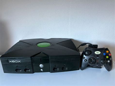 XBOX Classic Console & Controller - Retro Gaming Shop