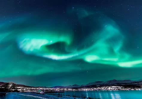 Aurora Borealis over SA┼¥rreisa, Norway. (Explored a)