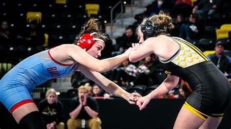 Iowa girls state wrestling primer: Returning champs, unbeatens, more