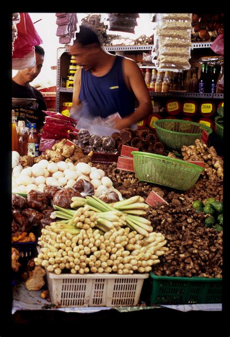 EatingAsia: Chow Kit Market: There's a rare magic in the air at KL's original hypermarket - but ...