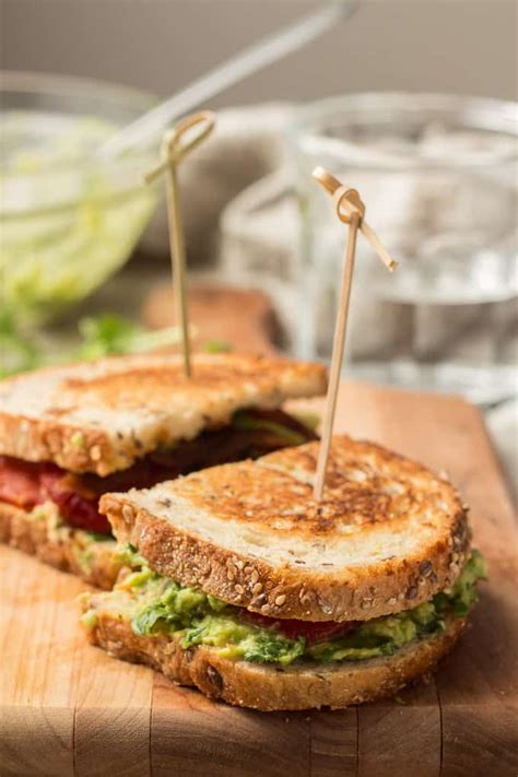 Grilled Avocado Sandwich - Connoisseurus Veg