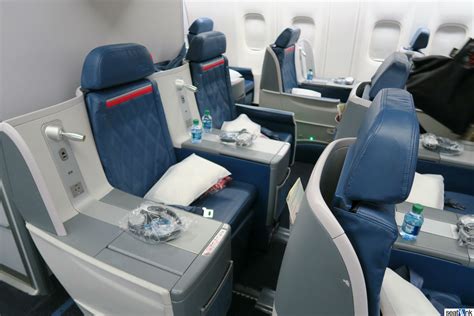 Delta One Business Class 767-300ER Review and Seat Report (SEA to ATL) - The Seatlink Blog