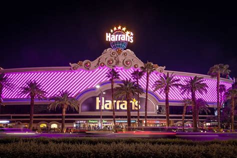 Harrah's Hotel Las Vegas: Rooms, Restaurants, Shows & Pool In 2023