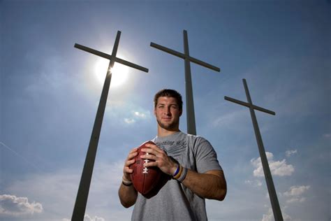 Tim Tebow cancels appearance at church of controversial pastor