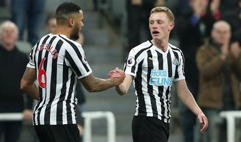 Newcastle United fans are worried about Sean Longstaff leaving for Man United