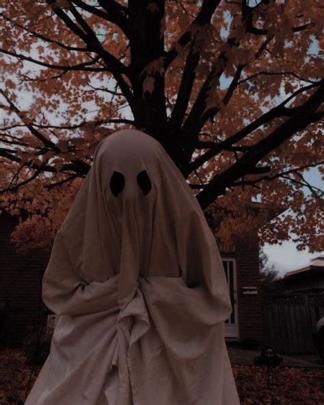 70+ Halloween Aesthetic Pictures To Give You That Spooky Feeling