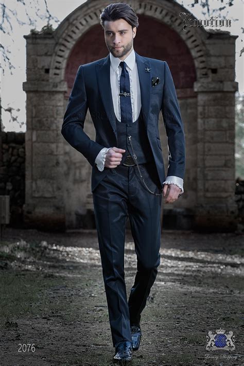 Italian fashion wedding suits in blue Ottavio Nuccio Gala 2076