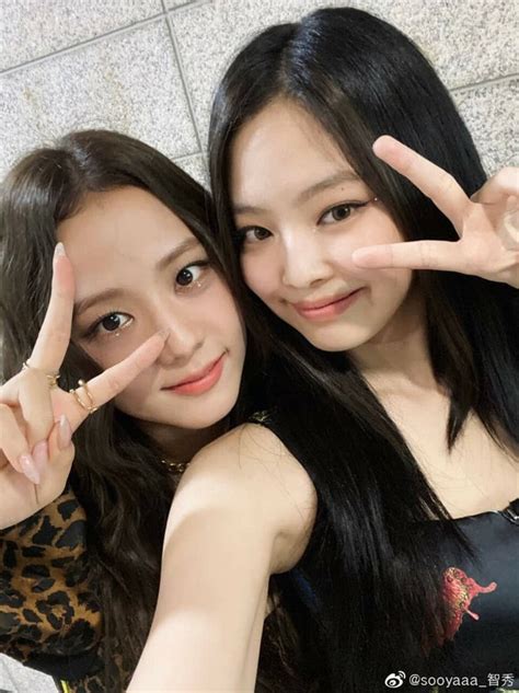 BLACKPINK's Jennie Showed Protective Side By Shielding Jisoo From Being ...