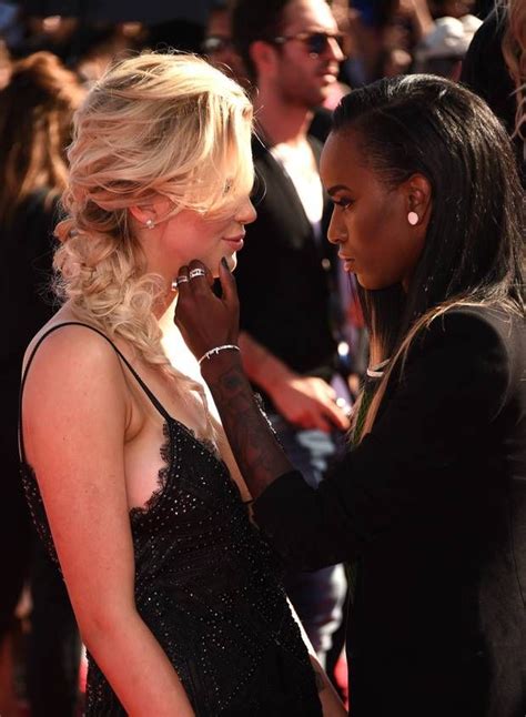 Ireland Baldwin and Angel Haze at the 2014 MTV Video Music Awards