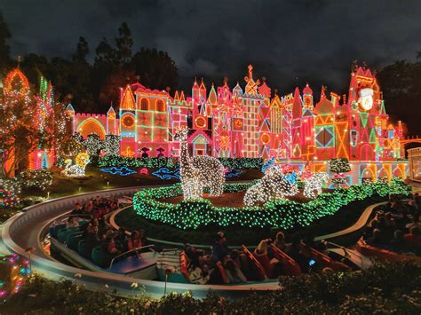 16 Best Places to See Christmas Lights in Los Angeles