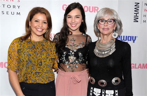 Advocates Push Netflix to Renew Latinx Family Sitcom ‘One Day at a Time’ - Colorlines