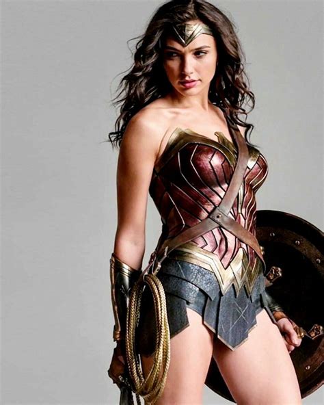 379038 Gal Gadot Wonder Woman Celebrity GAL GADOT WALL PRINT POSTER UK | eBay