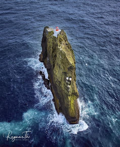 Thridrangar "Þrídrangar" lighthouse in Iceland | Lighthouse photos ...